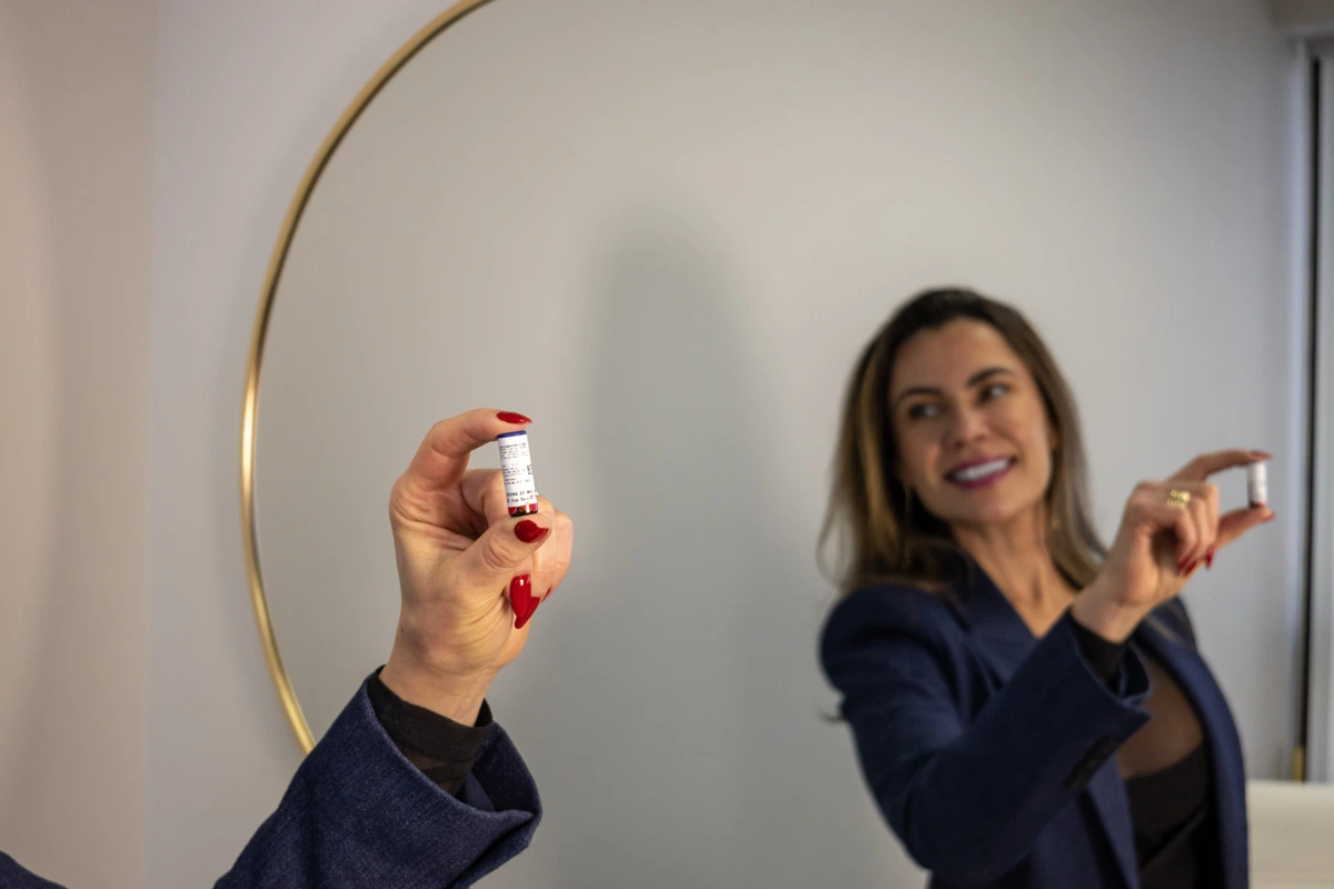 Giselle holding pellets